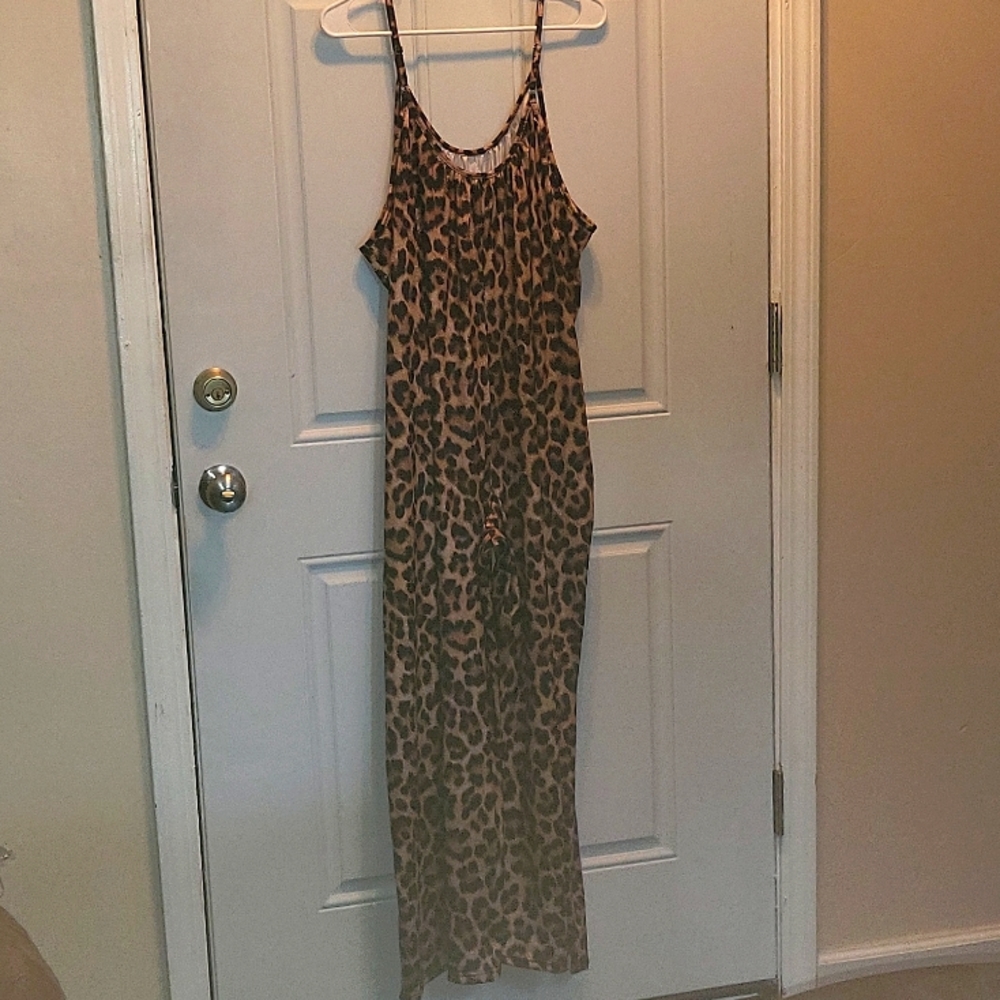 Boutique Leopard Print Jumpsuit NWOT Size 5x with pockets